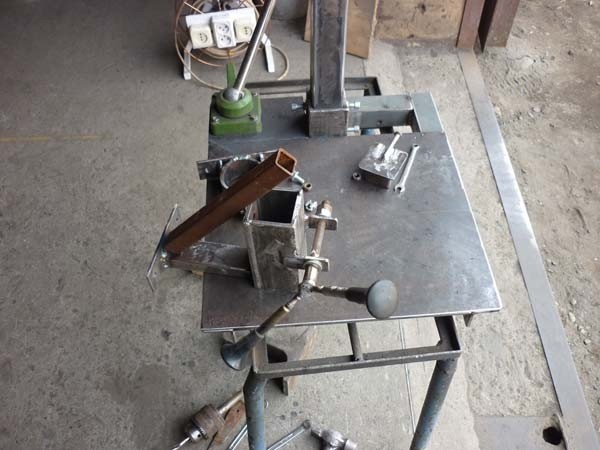 Сверлильный станок из дрели своими руками (19 фото)