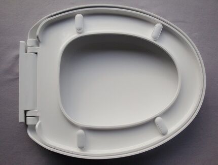 Крышка для унитаза: разновидности, советы по выбору, инструкция по установке