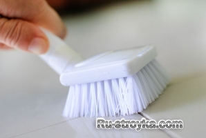 Как очистить плитку от раствора или клея.